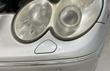 Headlight before machine polish
